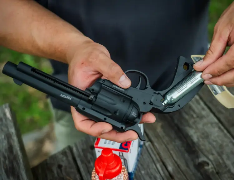 Revólver CROSMAN Fortify CO2 4.5mm - Imagen 3